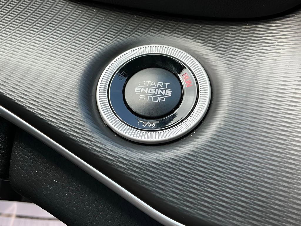 Used 2025 Jeep Grand Cherokee Laredo w/ Trailer Tow Package image 28