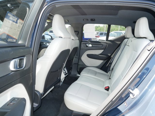 Used 2019 Volvo XC40 T5 Inscription AWD/4WD image 16