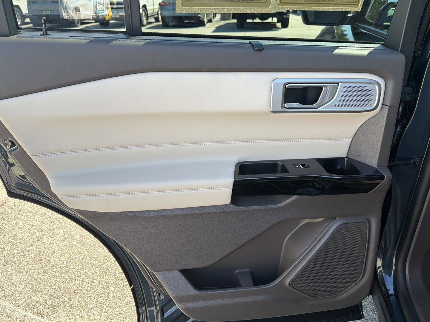 Certified 2023 Ford Explorer Platinum w/ Technology Package AWD/4WD image 19