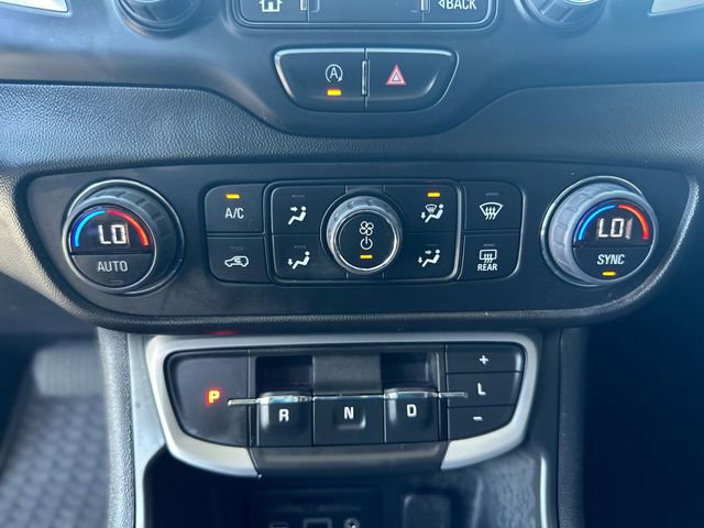 Used 2023 GMC Terrain SLT w/ Elevation Edition image 19