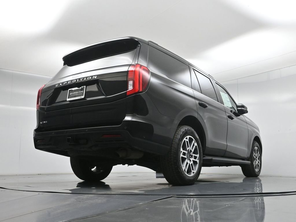 Certified 2025 Ford Expedition Active AWD/4WD image 50
