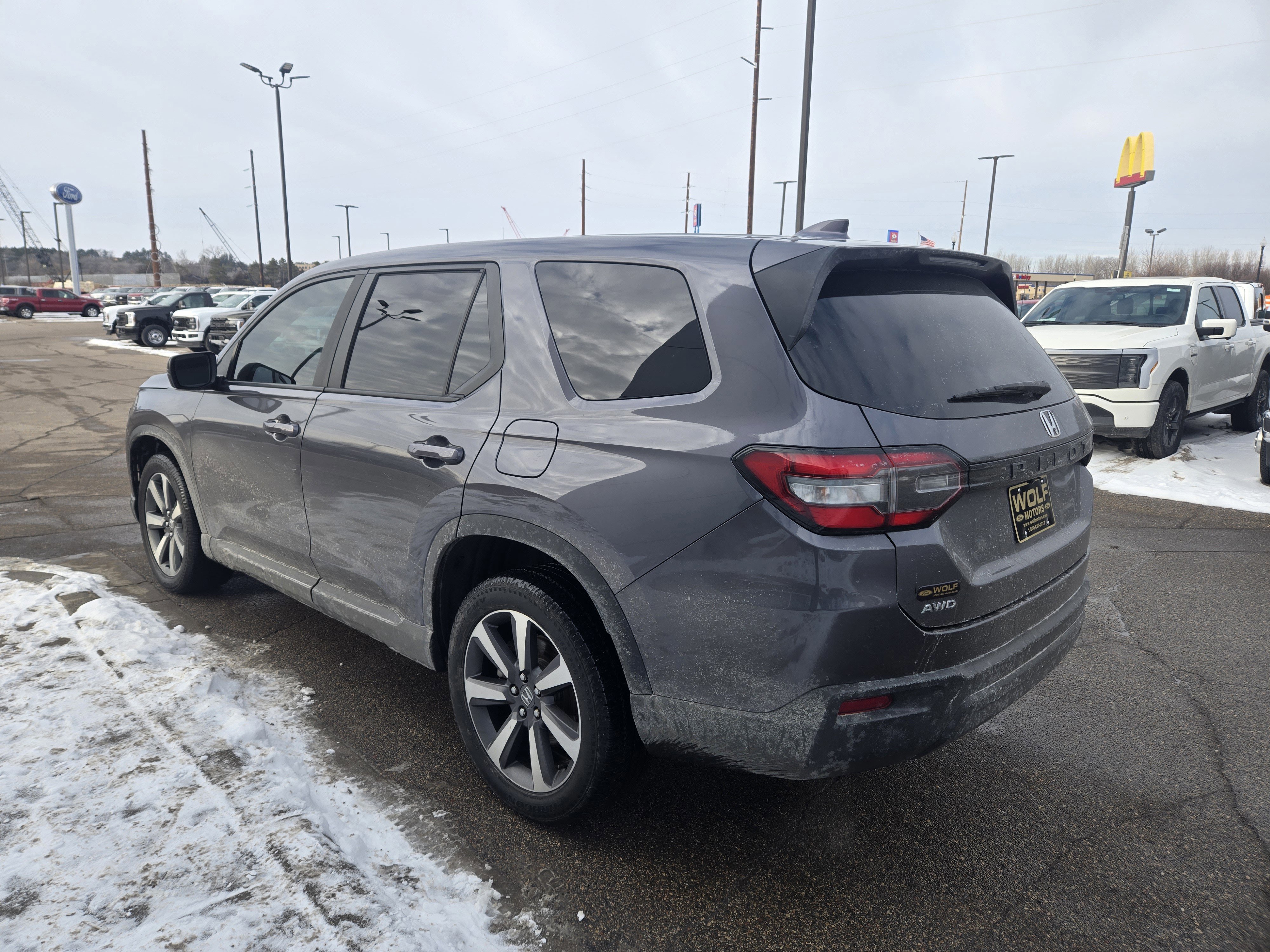 Used 2023 Honda Pilot LX image 3