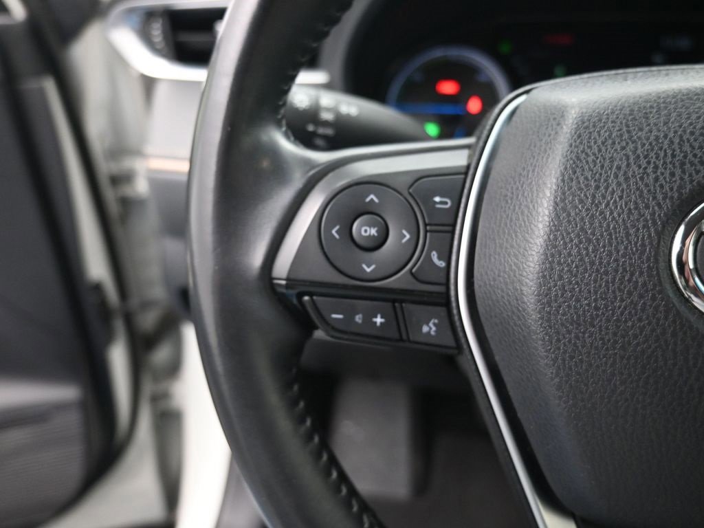 Used 2022 Toyota Venza XLE image 29