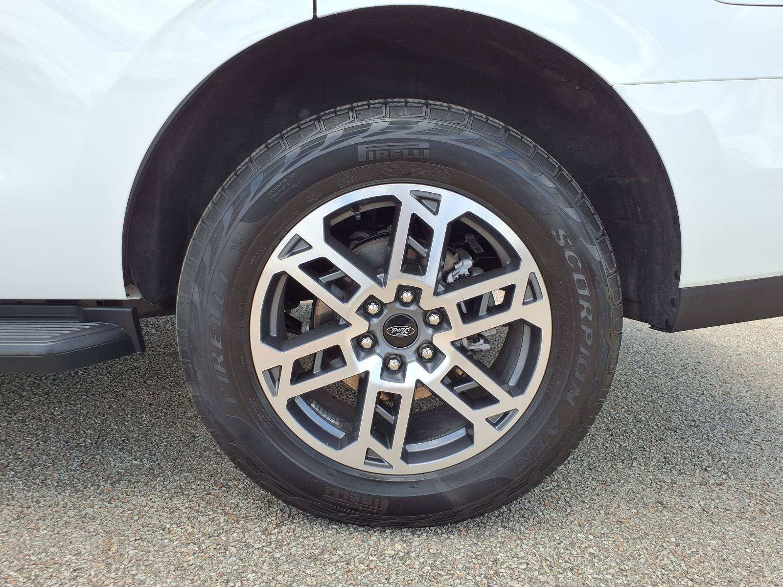Certified 2025 Ford Expedition Active AWD/4WD image 7