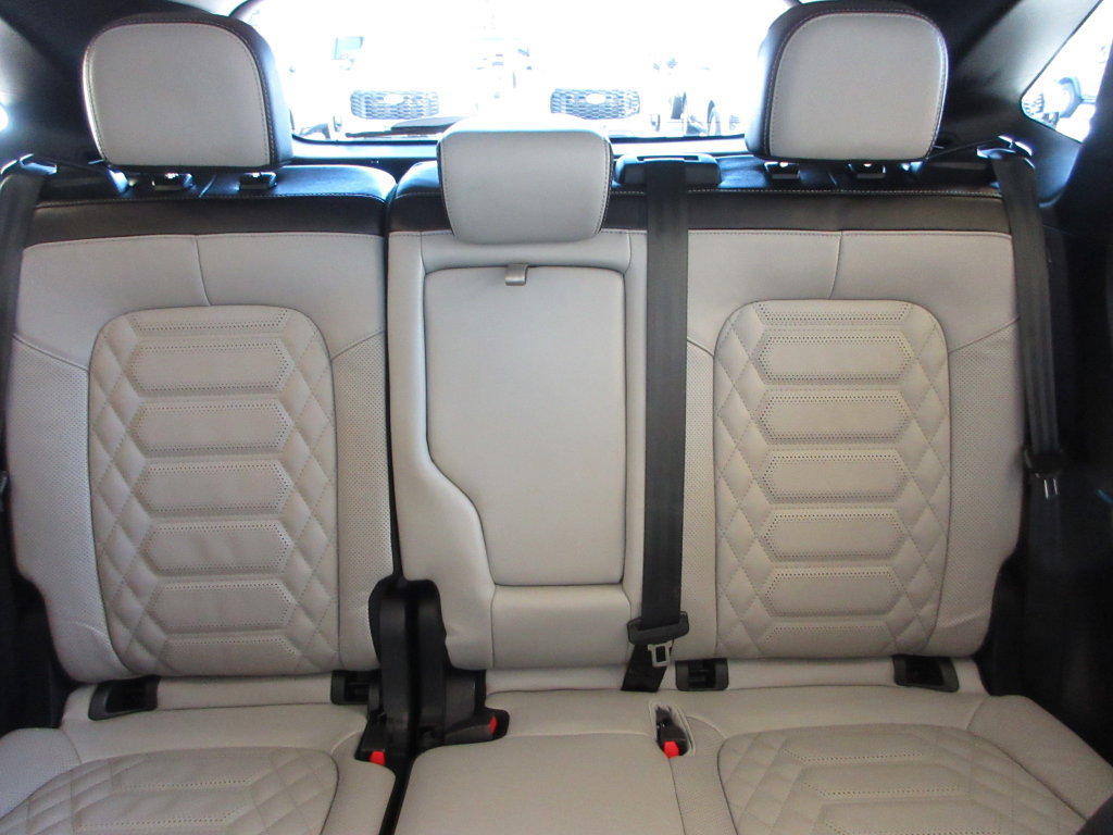 Certified 2023 Ford Escape SE w/ PHEV Premium Package FWD image 24