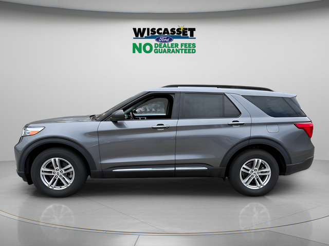 Certified 2022 Ford Explorer XLT w/ Equipment Group 202A AWD/4WD image 2
