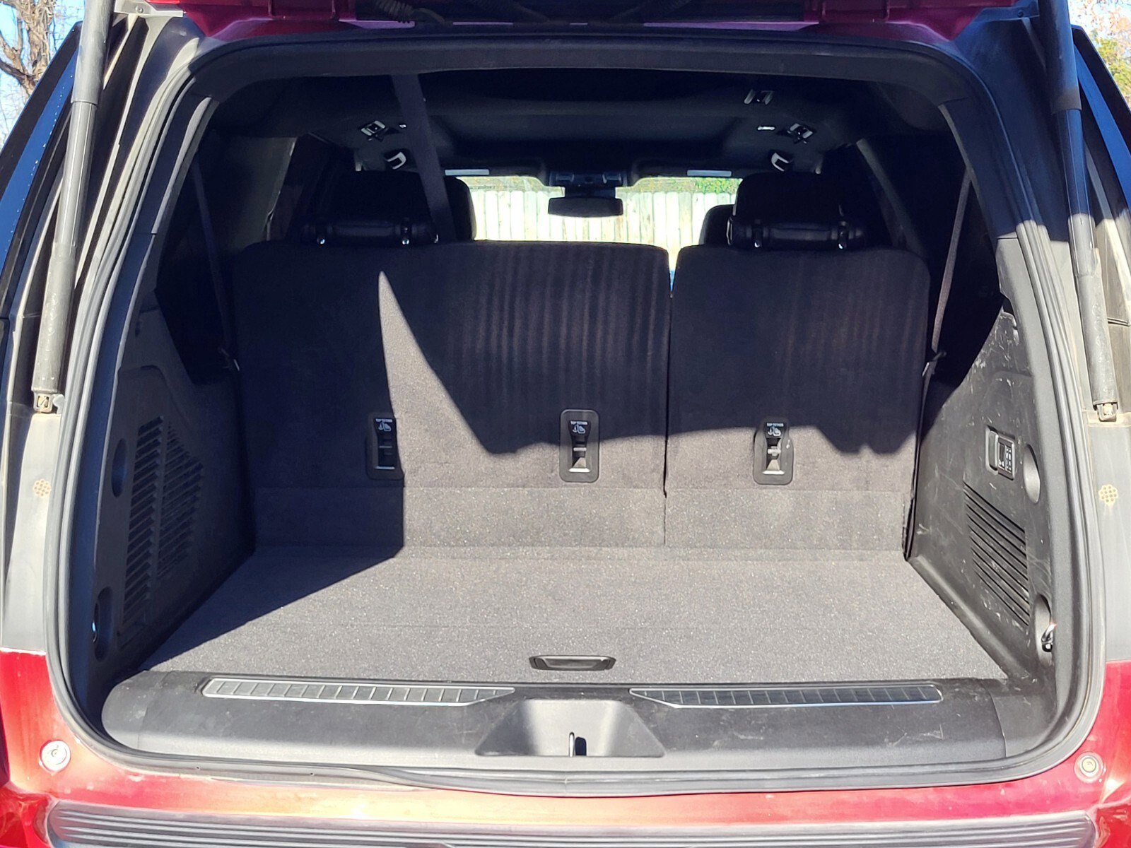 Used 2024 Chevrolet Suburban RST w/ Luxury Package image 32