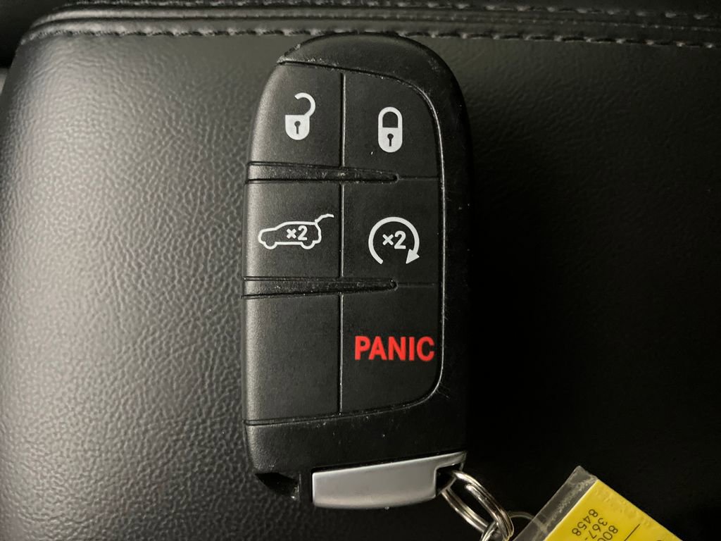 Used 2021 Jeep Grand Cherokee Laredo X image 33