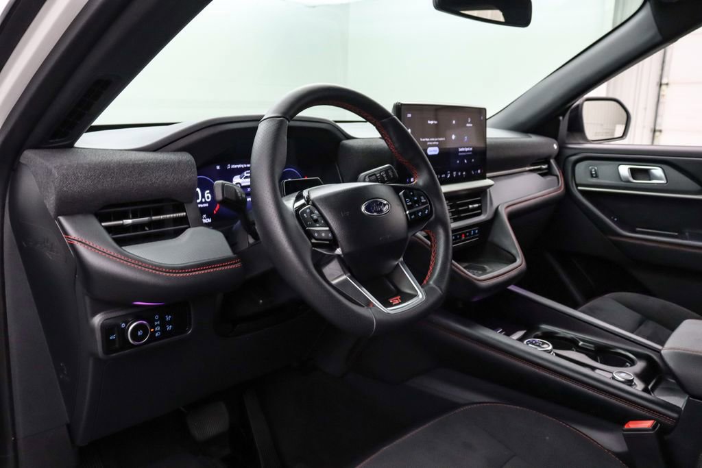 Certified 2025 Ford Explorer ST image 12