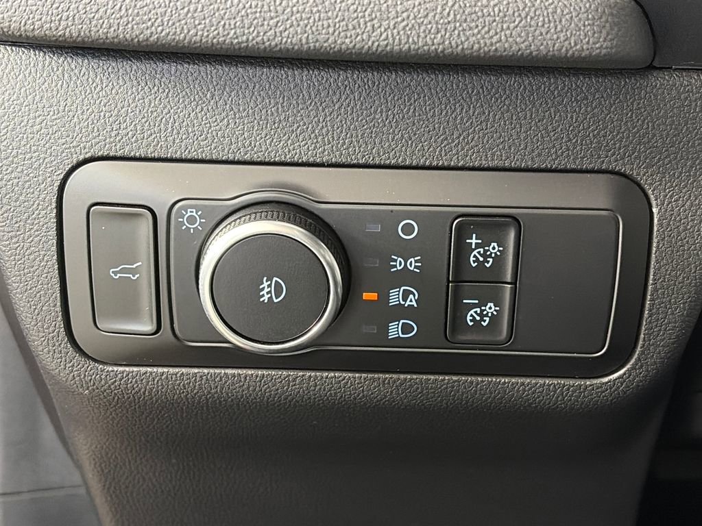 Certified 2025 Ford Escape ST-Line Select AWD/4WD image 24