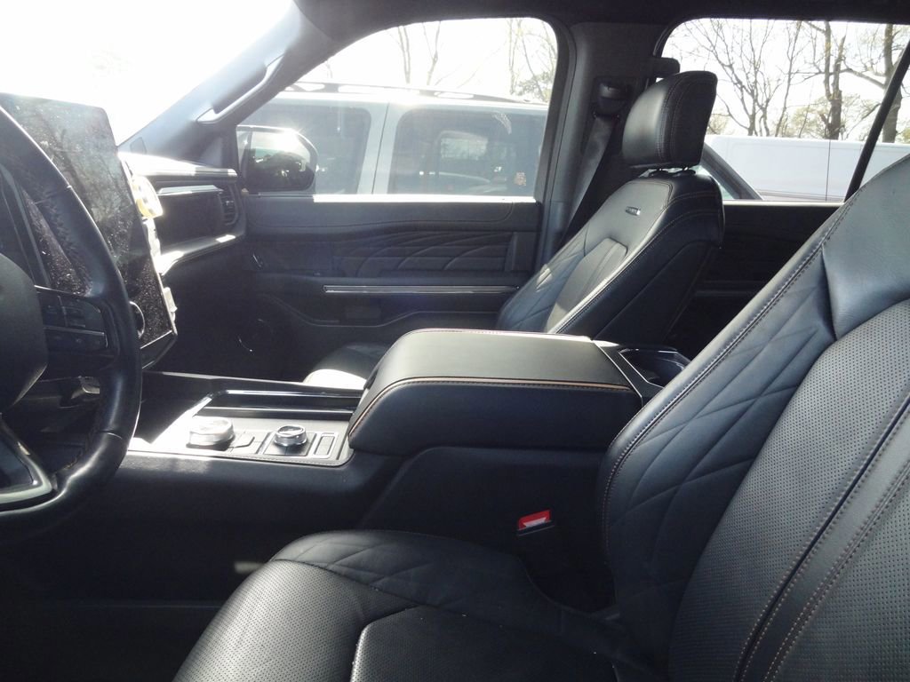 Certified 2023 Ford Expedition Max Platinum image 8