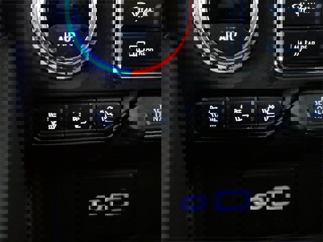 Used 2024 GMC Yukon XL SLT w/ SLT Premium Package image 23