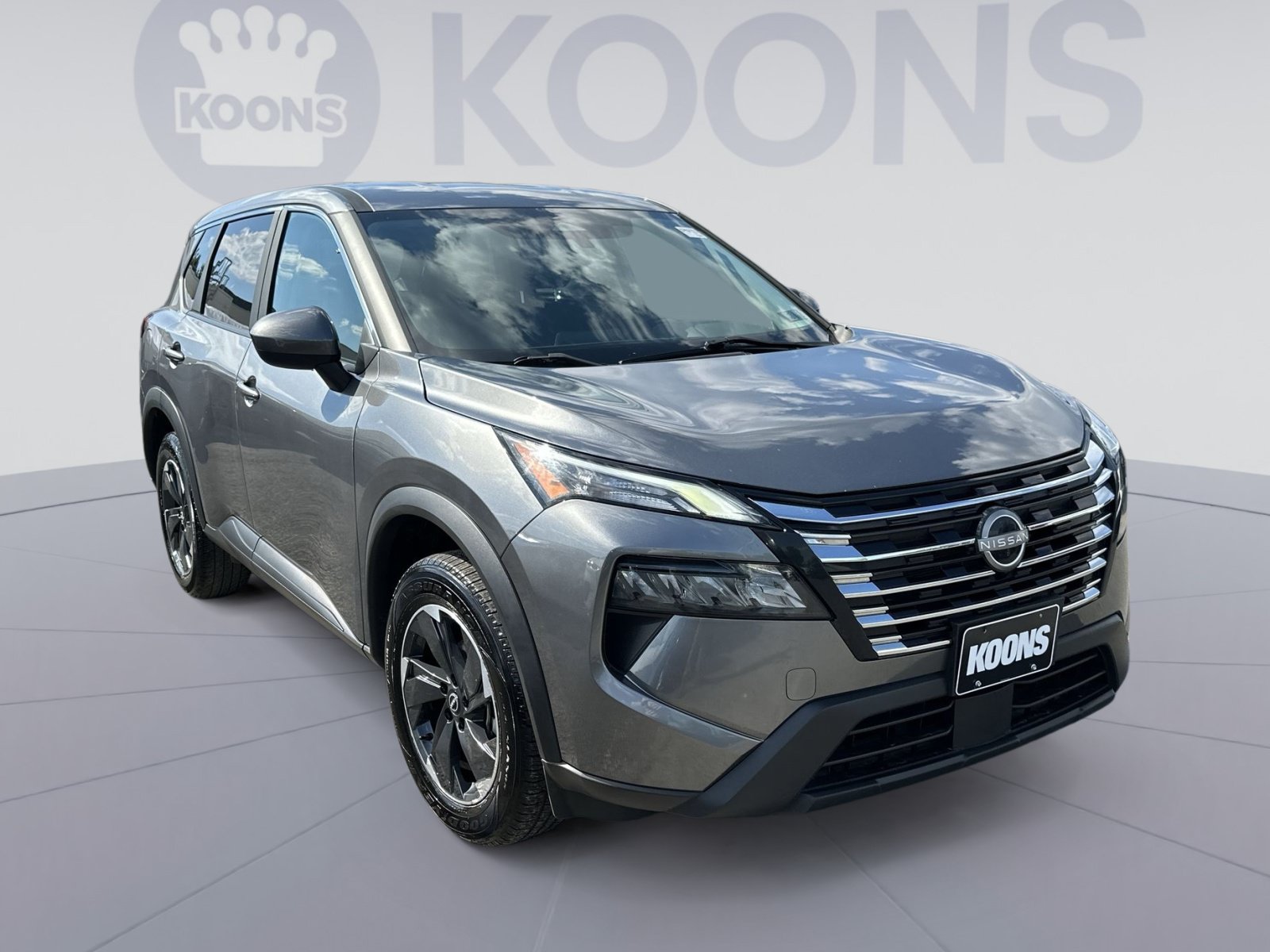 Used 2024 Nissan Rogue SV AWD/4WD image 2