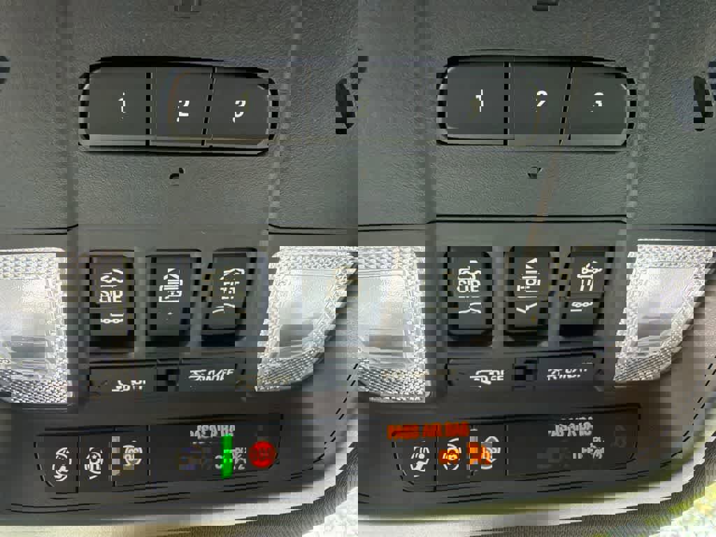 Used 2023 Buick Enclave Essence w/ Experience Buick Package image 33