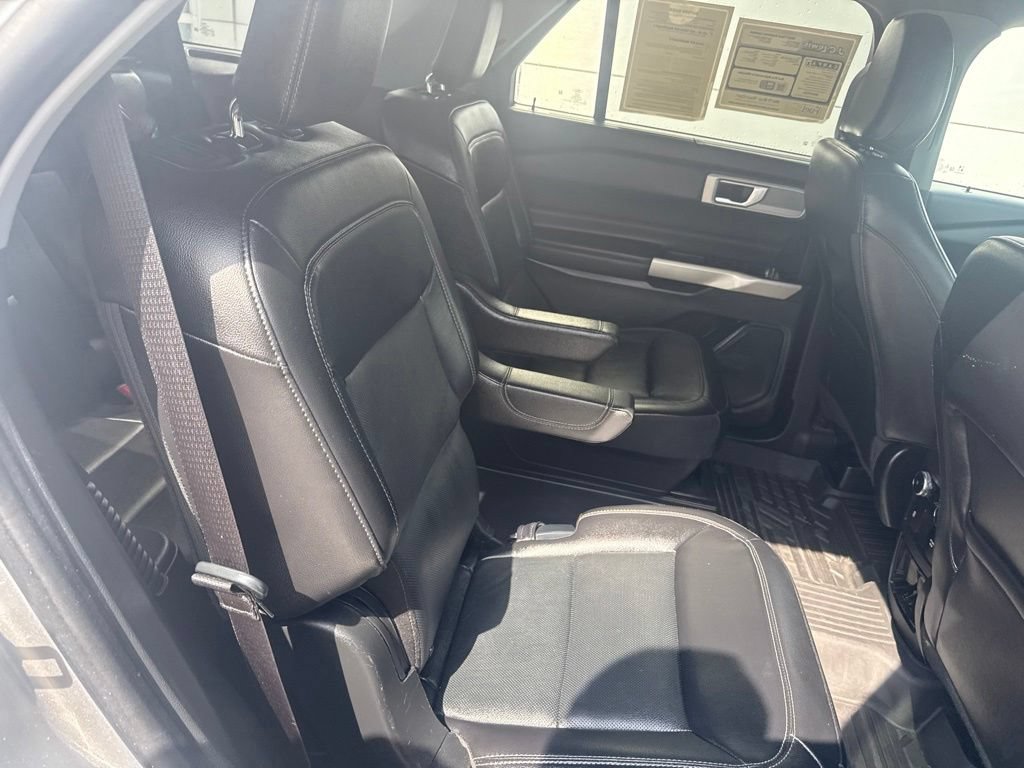 Certified 2022 Ford Explorer Limited w/ Equipment Group 301A RWD image 33