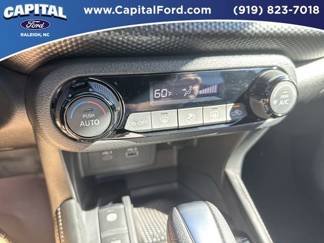 Used 2022 Nissan Kicks SV image 28