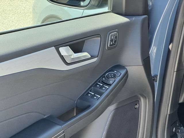 Certified 2023 Ford Escape SE w/ PHEV Premium Package FWD image 16