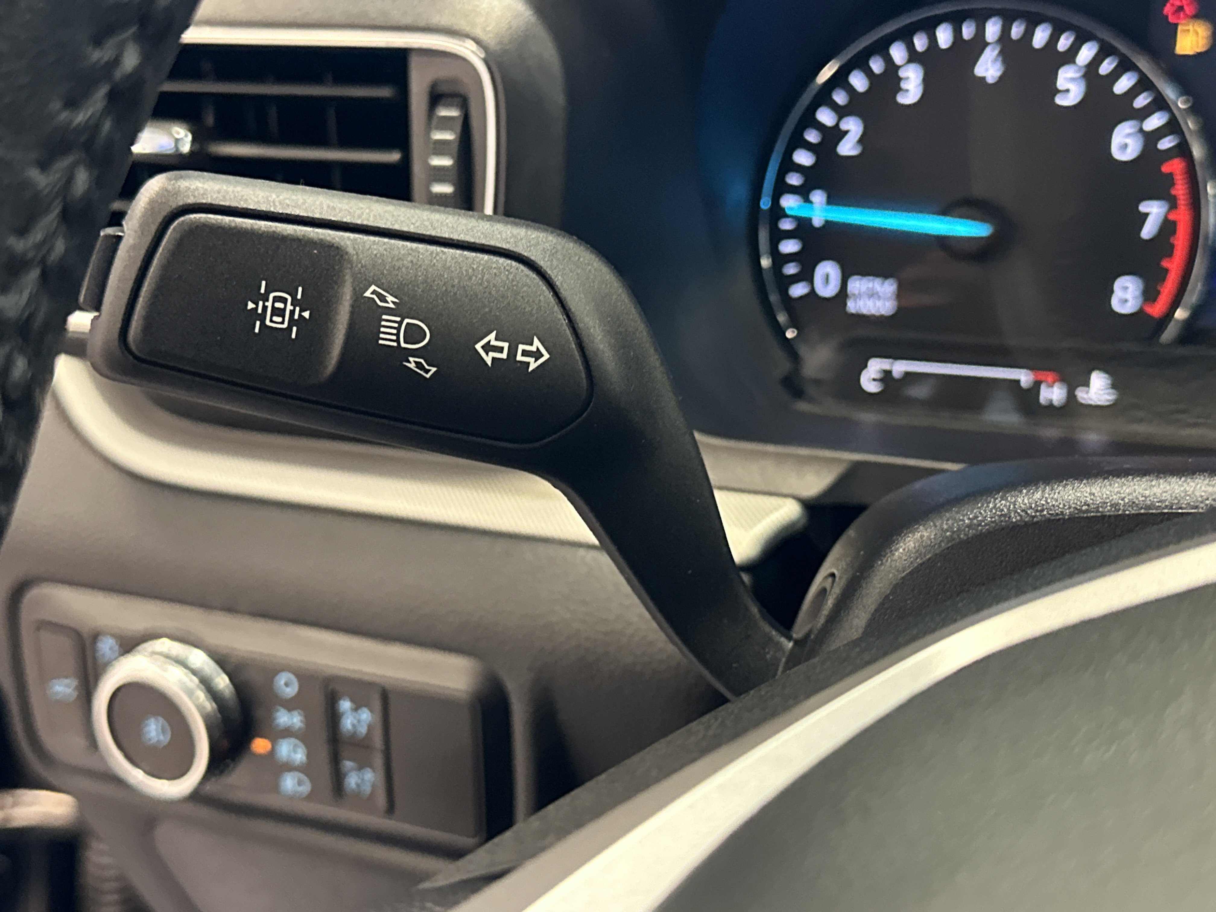 Certified 2023 Ford Explorer XLT w/ Equipment Group 202A image 37