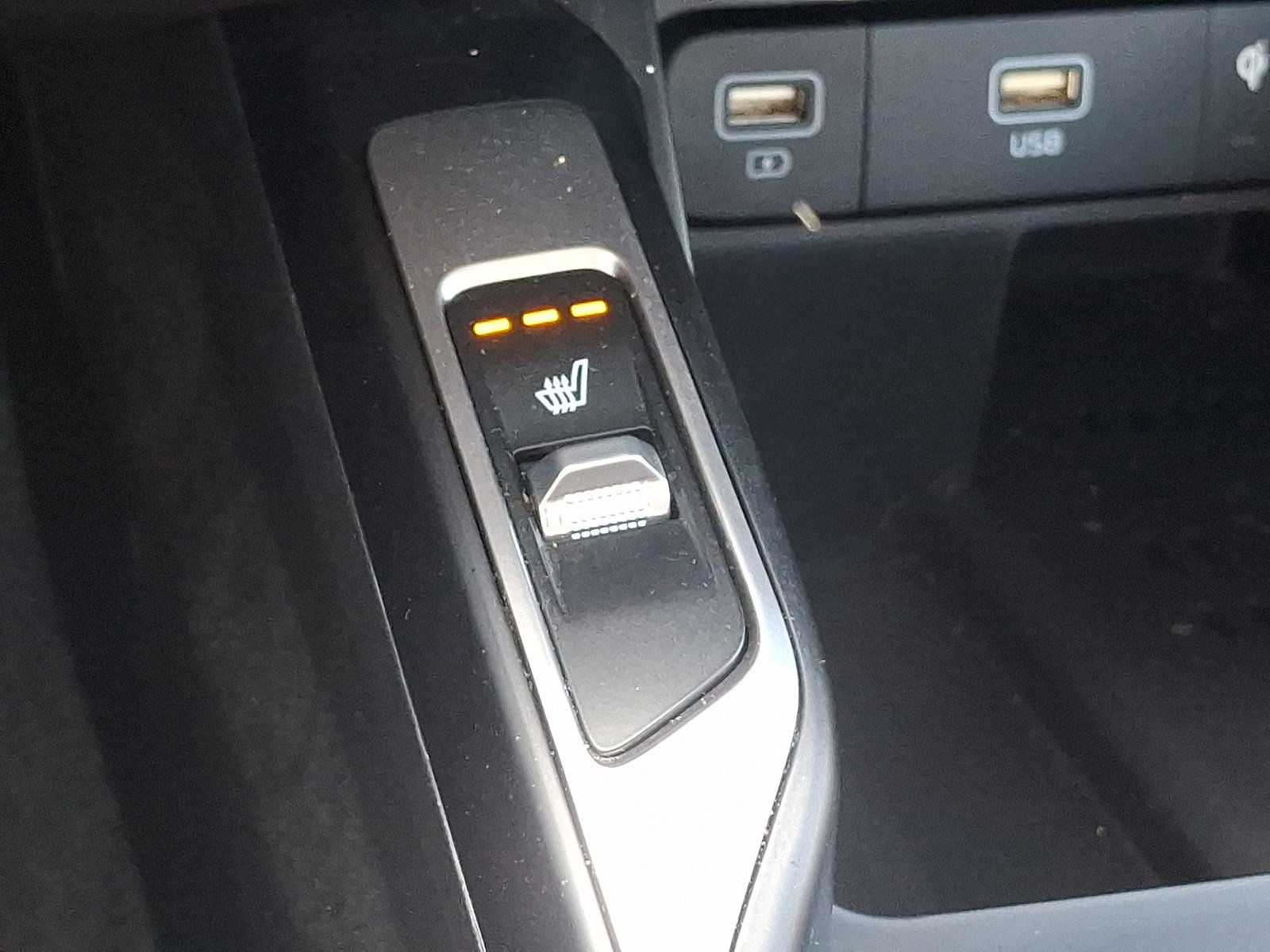 Used 2021 Kia Sorento EX w/ EX AWD X-Line Package image 32