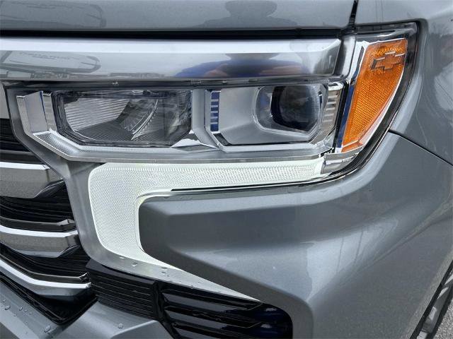 Used 2024 Chevrolet Silverado 1500 High Country w/ Technology Package image 10