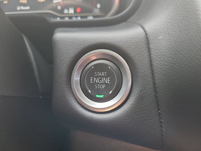 Used 2024 GMC Yukon XL AT4 AWD/4WD image 33