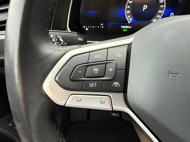 Used 2024 Volkswagen Jetta SE w/ Panoramic Sunroof Package FWD image 18
