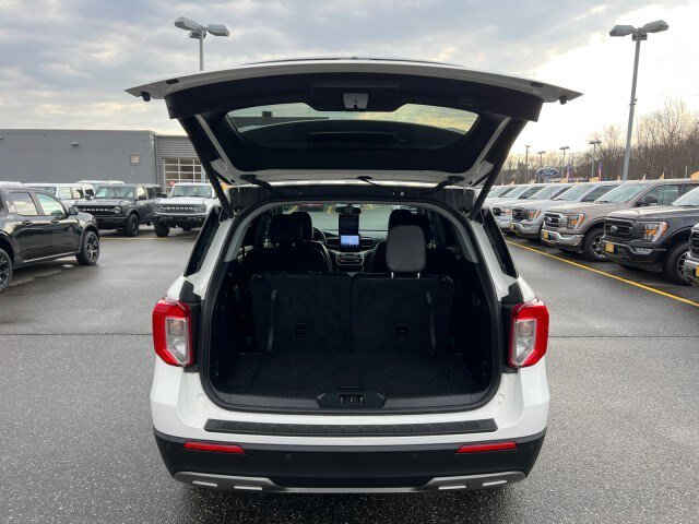 Certified 2022 Ford Explorer XLT w/ Equipment Group 202A AWD/4WD image 29
