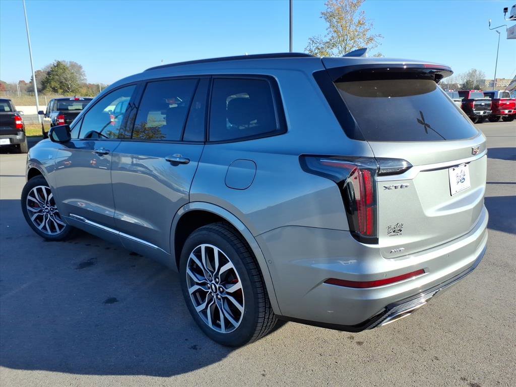 Used 2024 Cadillac XT6 Sport w/ Technology Package image 3