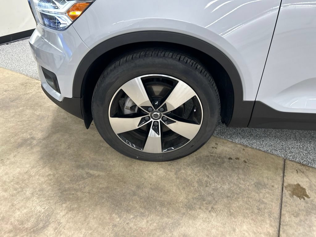 Used 2022 Volvo XC40 T5 Momentum w/ Premium Package AWD/4WD image 31