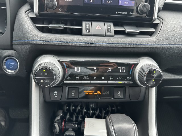 Used 2019 Toyota RAV4 XSE w/ XSE Weather Package AWD/4WD image 19