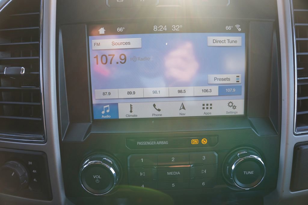 Certified 2019 Ford F350 Lariat w/ Lariat Ultimate Package image 27