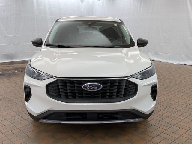 Certified 2023 Ford Escape Active w/ Cold Weather Package FWD image 2