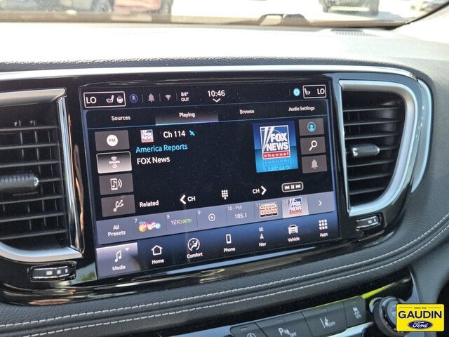 Used 2025 Chrysler Pacifica Limited FWD image 22