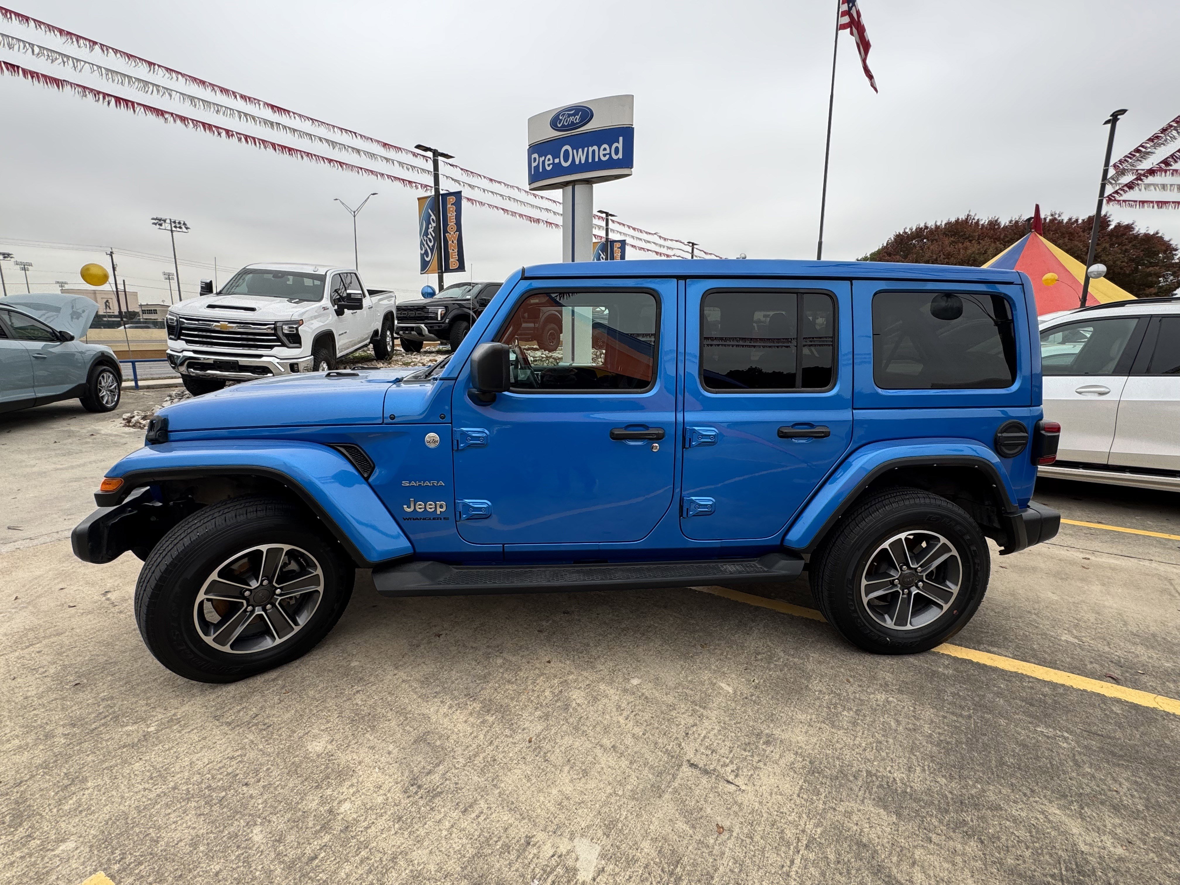 Used 2023 Jeep Wrangler Sahara w/ Safety Group image 12