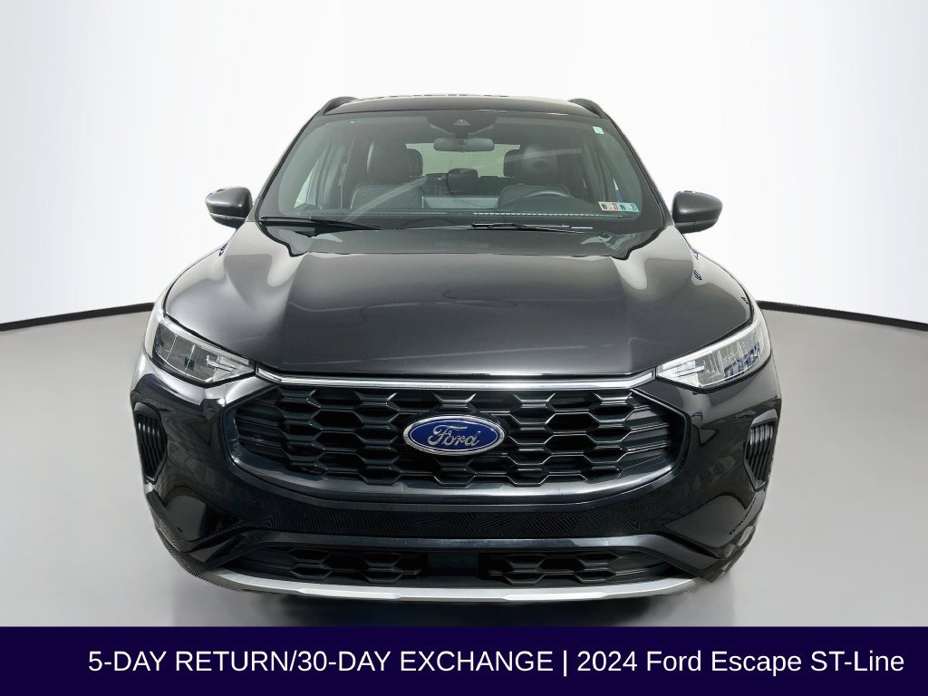 Certified 2024 Ford Escape ST-Line w/ Tech Pack #1 FWD image 3