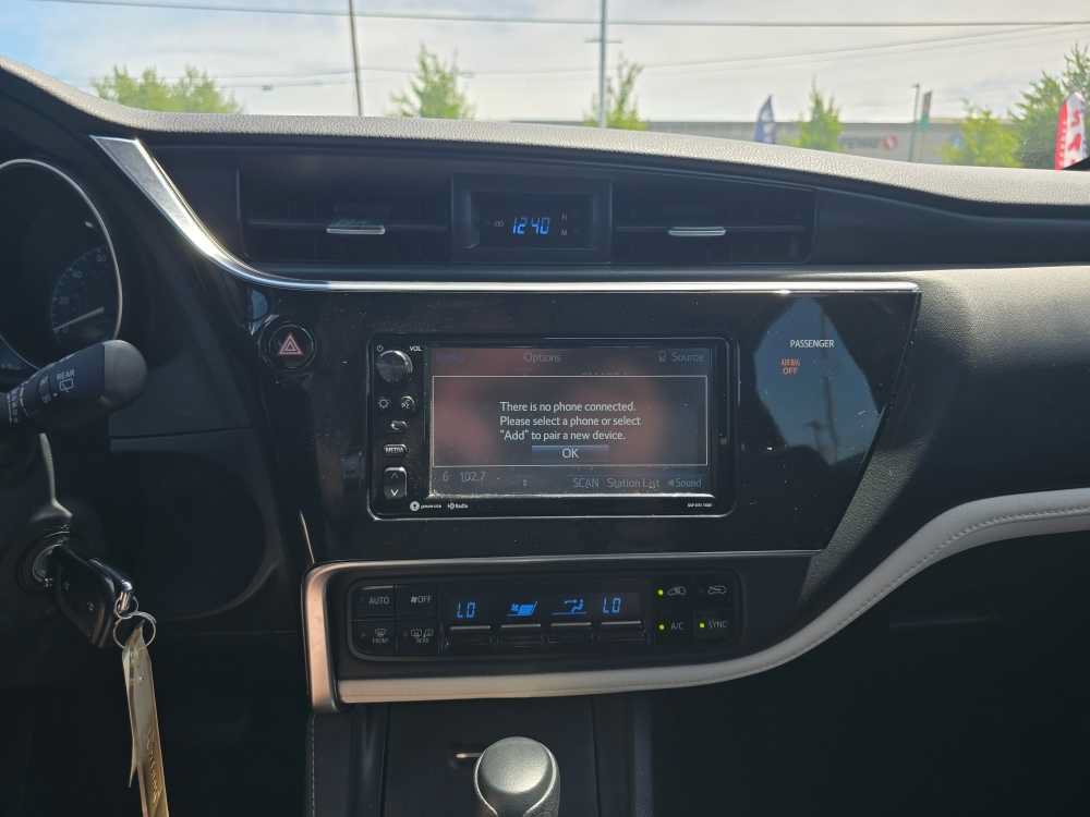 Used 2018 Toyota Corolla iM FWD image 12