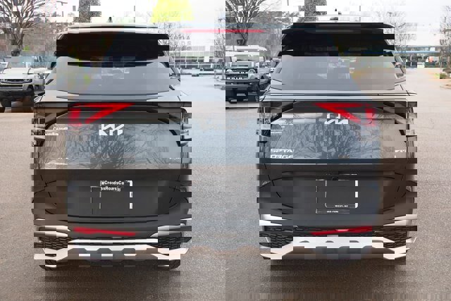 Used 2024 Kia Sportage LX image 4