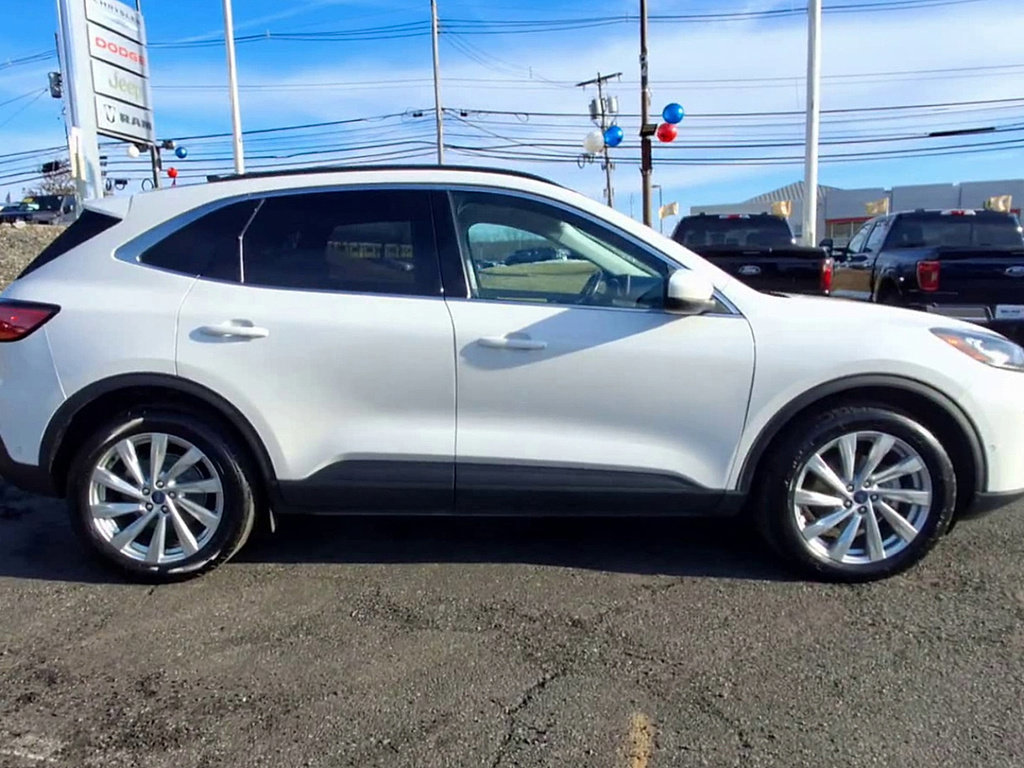 Certified 2022 Ford Escape Titanium w/ Titanium Elite Package image 9