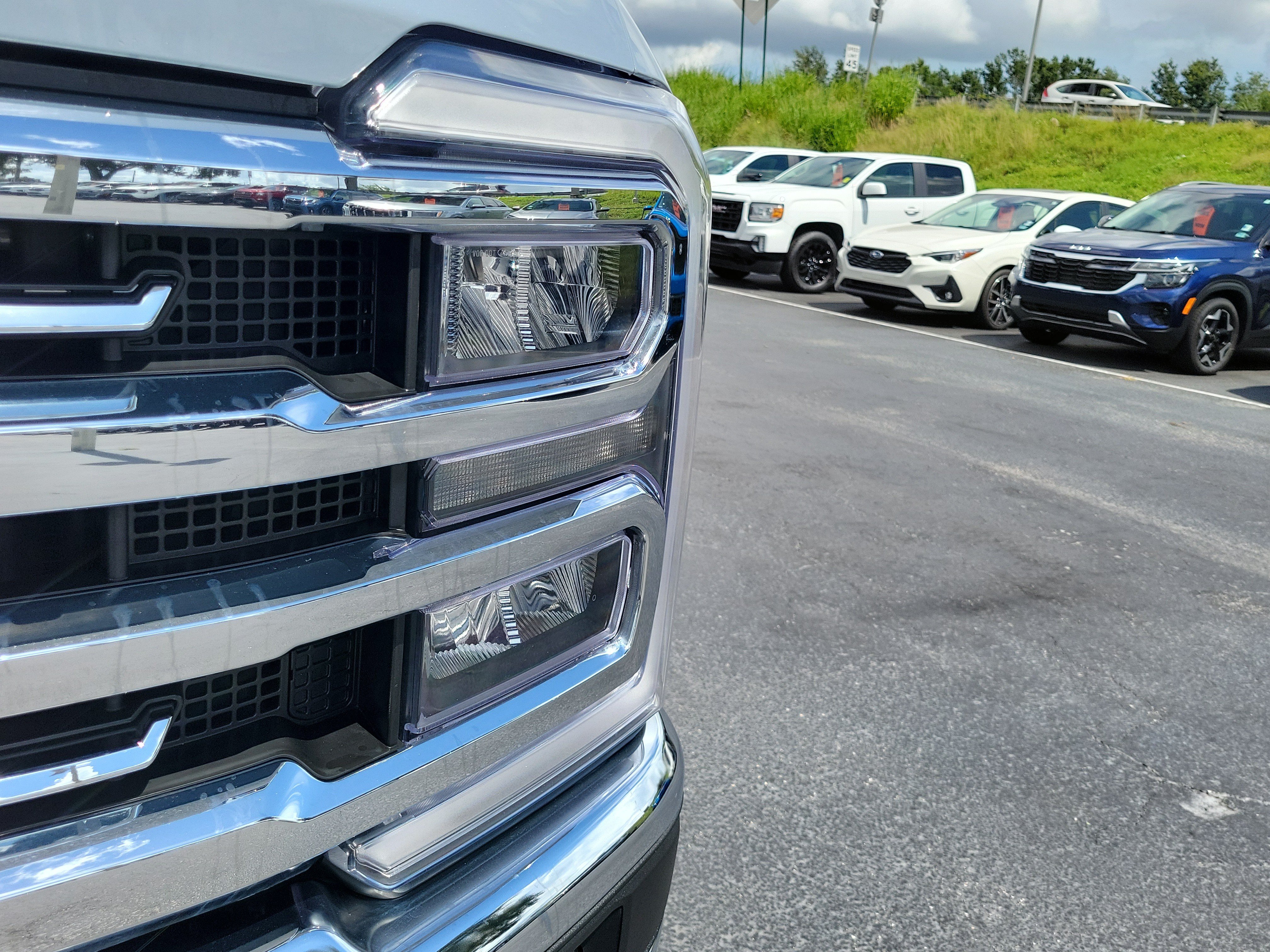 Certified 2025 Ford F250 Lariat w/ Chrome Package AWD/4WD image 3