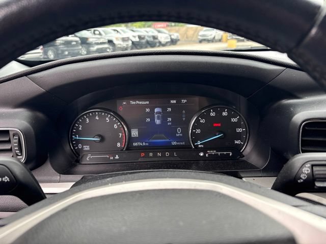 Certified 2022 Ford Explorer XLT w/ Equipment Group 202A RWD image 9