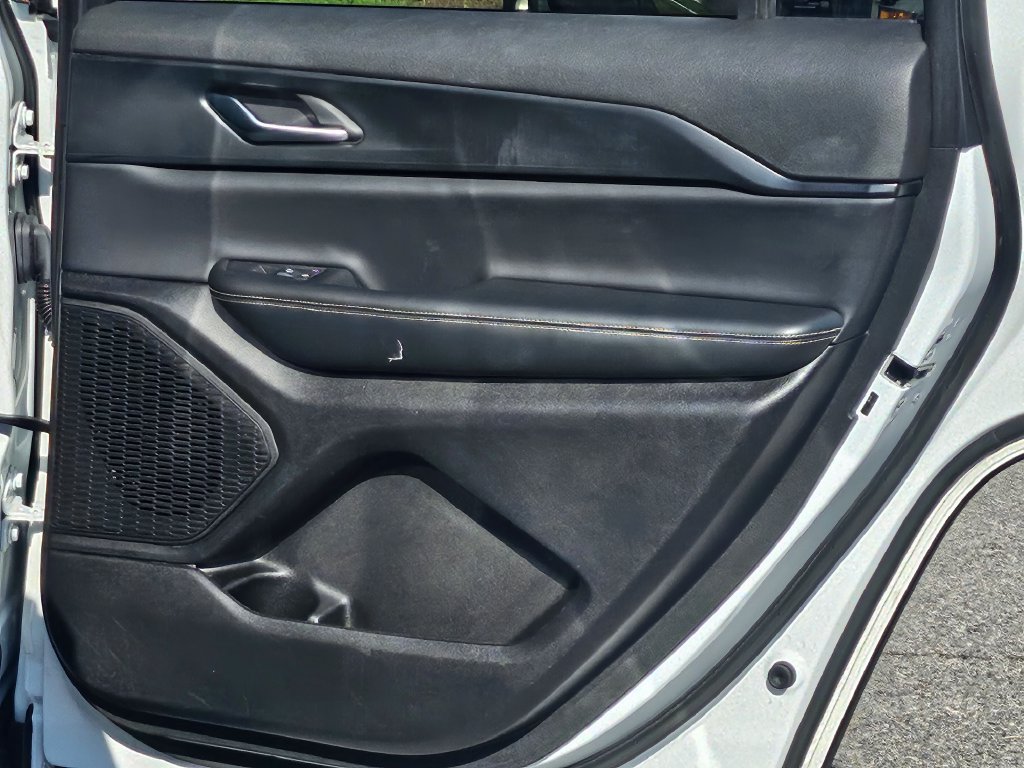 Used 2024 Jeep Grand Cherokee L Laredo RWD image 36