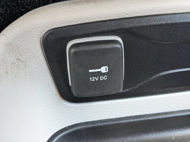 Used 2023 Chrysler Voyager LX FWD image 23