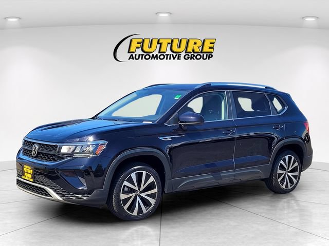 Used 2022 Volkswagen Taos SE w/ Panoramic Sunroof Package FWD image 8