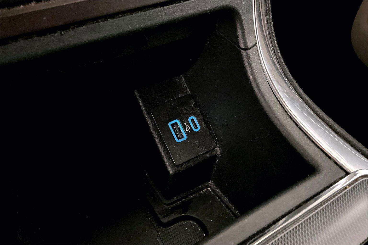 Certified 2021 Ford Edge Titanium image 31