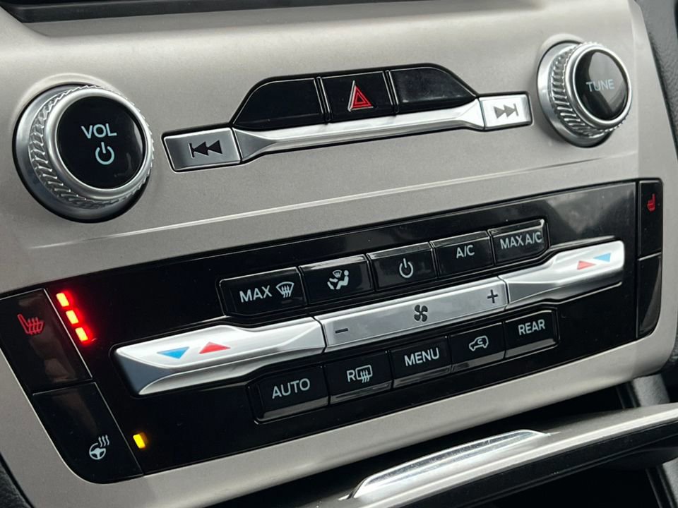 Certified 2022 Ford Explorer XLT w/ Equipment Group 202A image 30