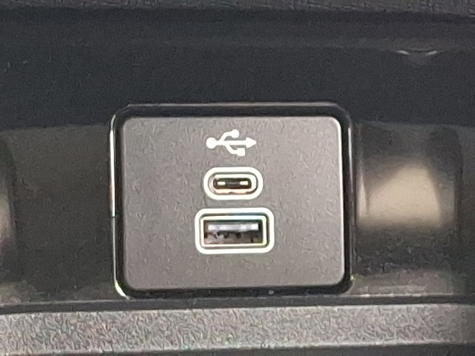 Certified 2025 Ford Mustang Mach-E Select w/ Comfort Package Lite image 23