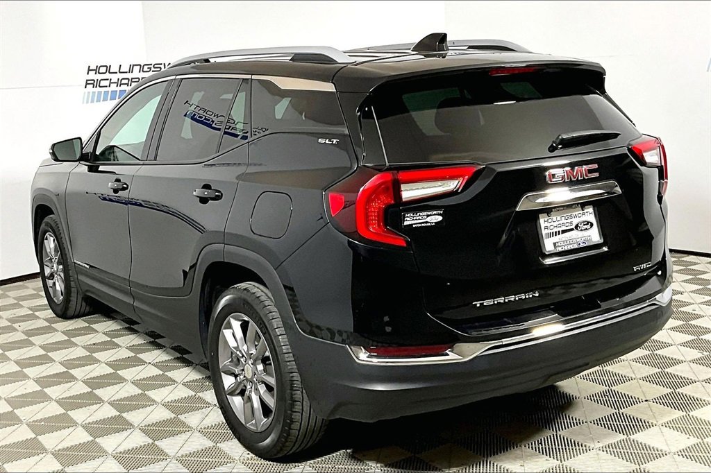 Used 2024 GMC Terrain SLT image 8