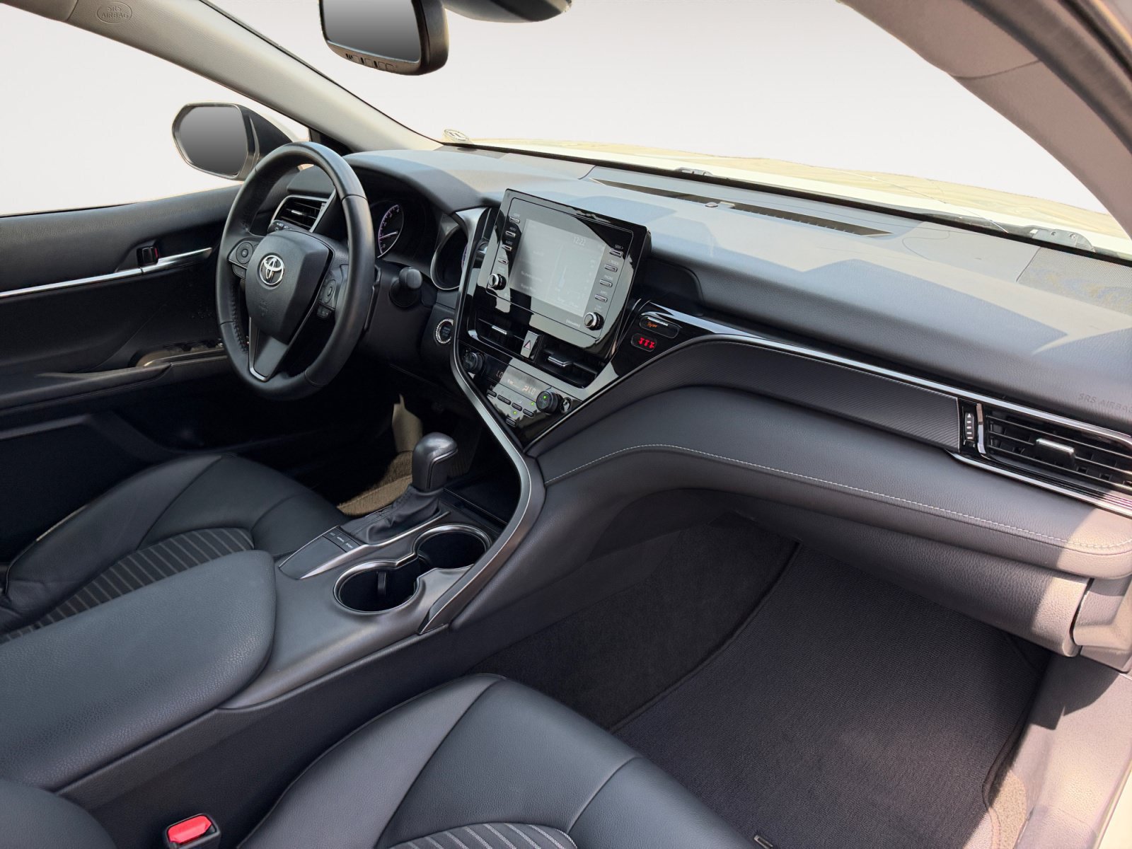 Used 2023 Toyota Camry SE w/ Convenience Package FWD image 15