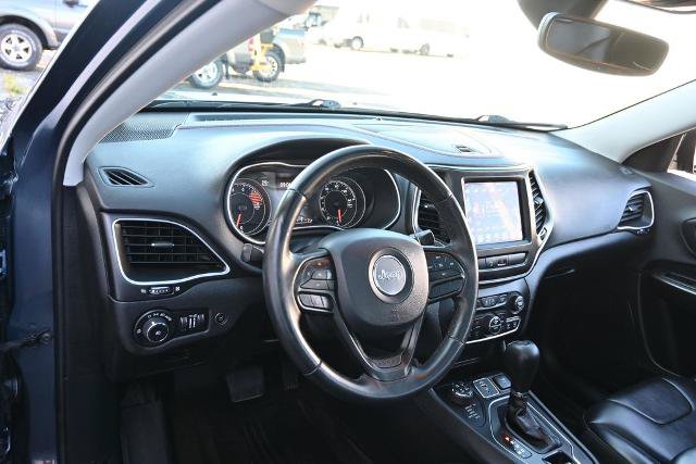 Used 2019 Jeep Cherokee Trailhawk w/ Comfort/Convenience Group AWD/4WD image 18