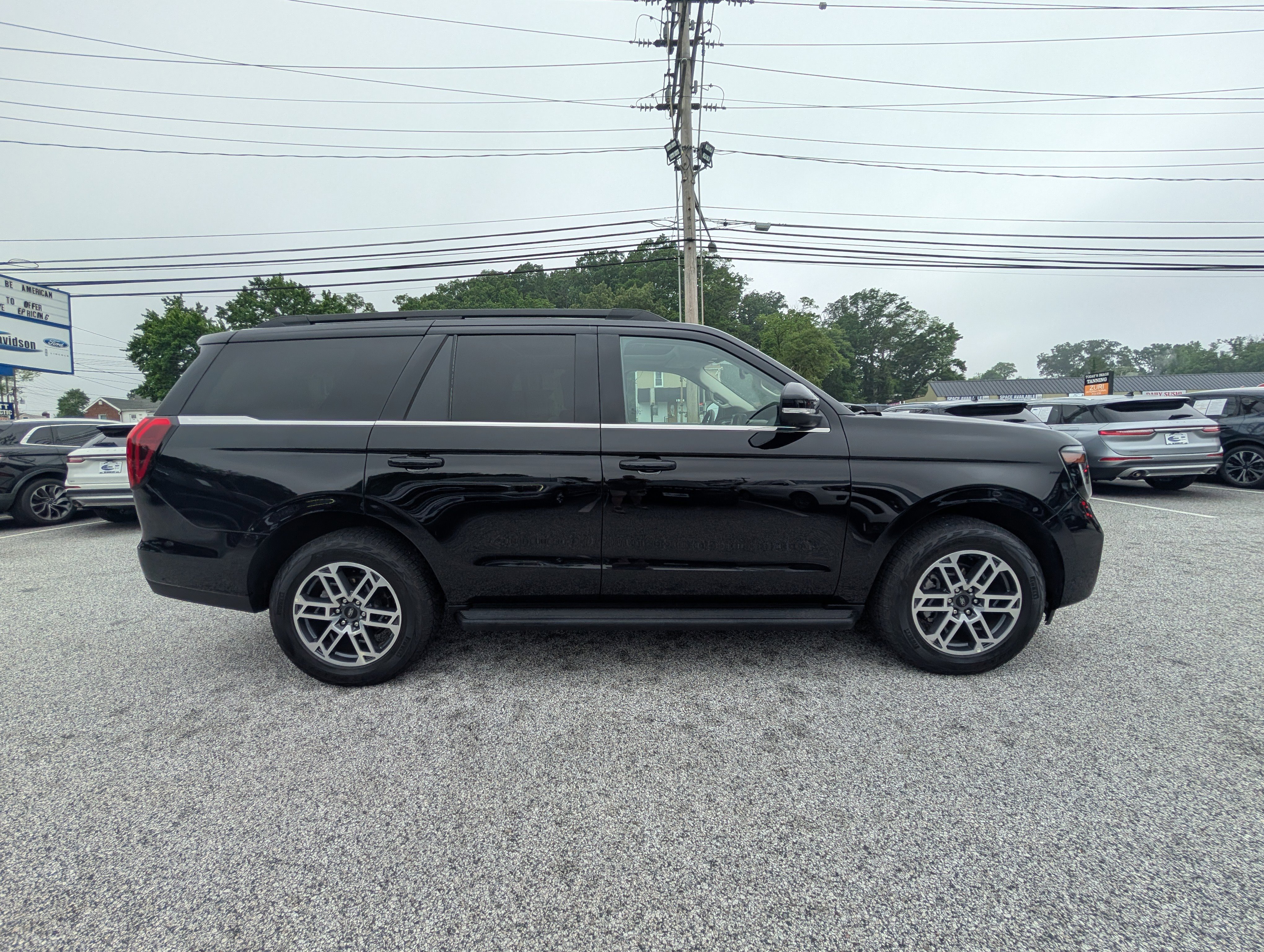 Certified 2025 Ford Expedition Active AWD/4WD image 8